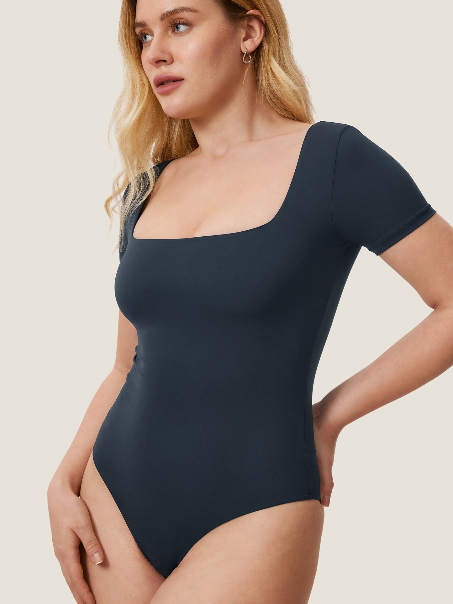 Body à encolure carrée et manches courtes