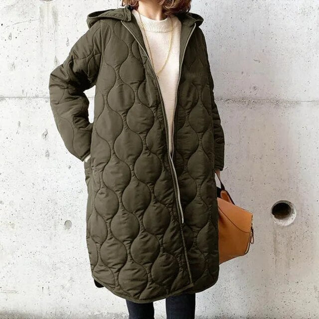 PRISCILLA | PARKA AVEC CAPUCHE ET DÉTAILS SOIGNÉS