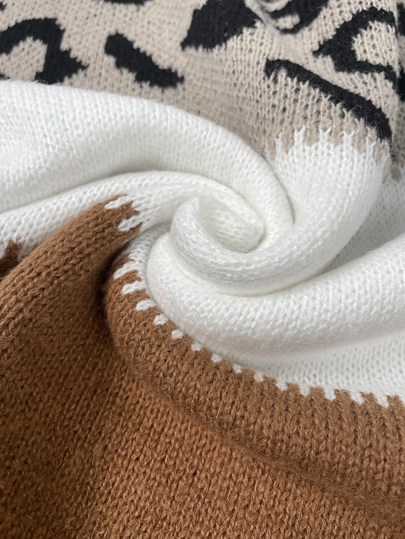 Maya / Pull à imprimé léopard