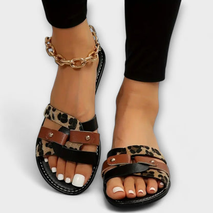 Sandales à lanières croisées en motif léopard