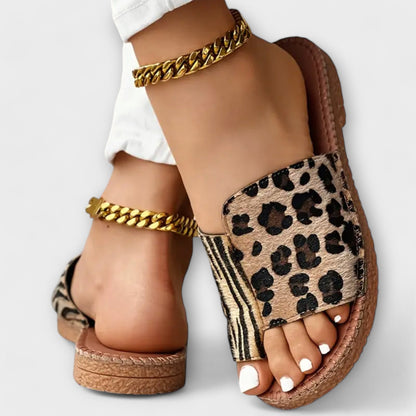 Pantoufles bicolores stylées avec motif léopard